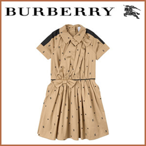 Kids♪ バーバリー ニセモノ ベビー ダウン 新作 ☆BURBERRY☆ Star and  モノグラム Motif Dress Sand 704684_A8972