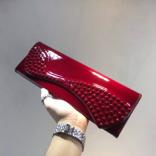 16新作 VIPセール★ルブタンコピー★PIGALLE CLUTCH☆パテントクラッチバッグ RED 1111097PK2A