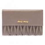 Miu Miu 2017新作入荷 ミュウミュウスーパーコピー MATELASSE三つ折り財布ARGILLAグレー/5ML225 N88 F0572