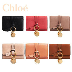 クロエ 最新 財布 偽物【CHLOE】「ALPHABET」トリフォールドウォレット