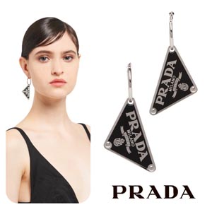 プラダ シンボル 偽物 ペンダントピアス 21SS☆PRADA 1JO719_2DSP_F0002